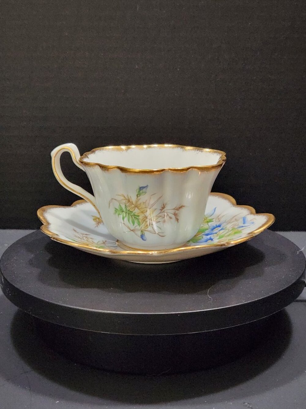 Vintage Rosina Fine Bone China Teacup Saucer Set England Floral Gold Trim 5737